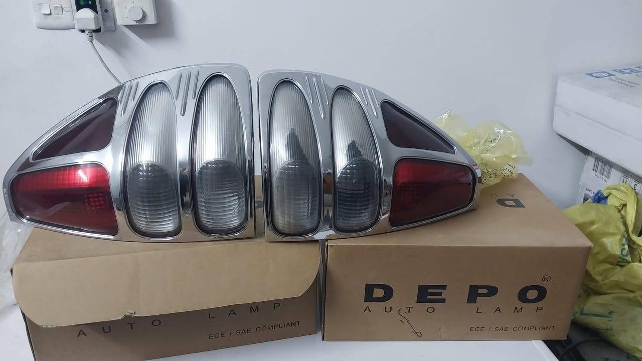 سلام عليكم  لبيع زوج بكلايت مال برادو اصلي مو تجاري {***********}
