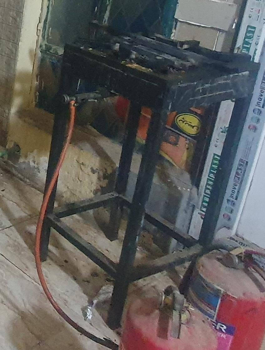 للبيع
حماية زنكر هرمية قياس 90 نظيفة سعرها 225 الف
حماية فنكر سعرها 100 الف
براد ماء سعره 75 الف
بريمز مع المنظم سعره 75 الف
سنك حوض سعره 100 الف
رفوف عدد 4 سعرهن 50 الف

بغداد، الكرخ
للتواصل ***********
