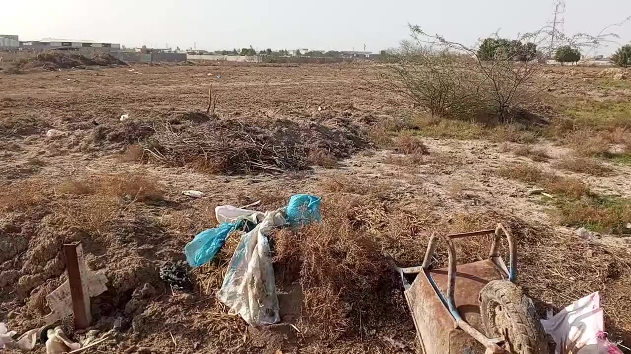 قطعه للبيع مساحه 1000 متر الوجه20والنزال 50 قرب ال عبد الحسن هذا رقم صاحب القطعه ***********
