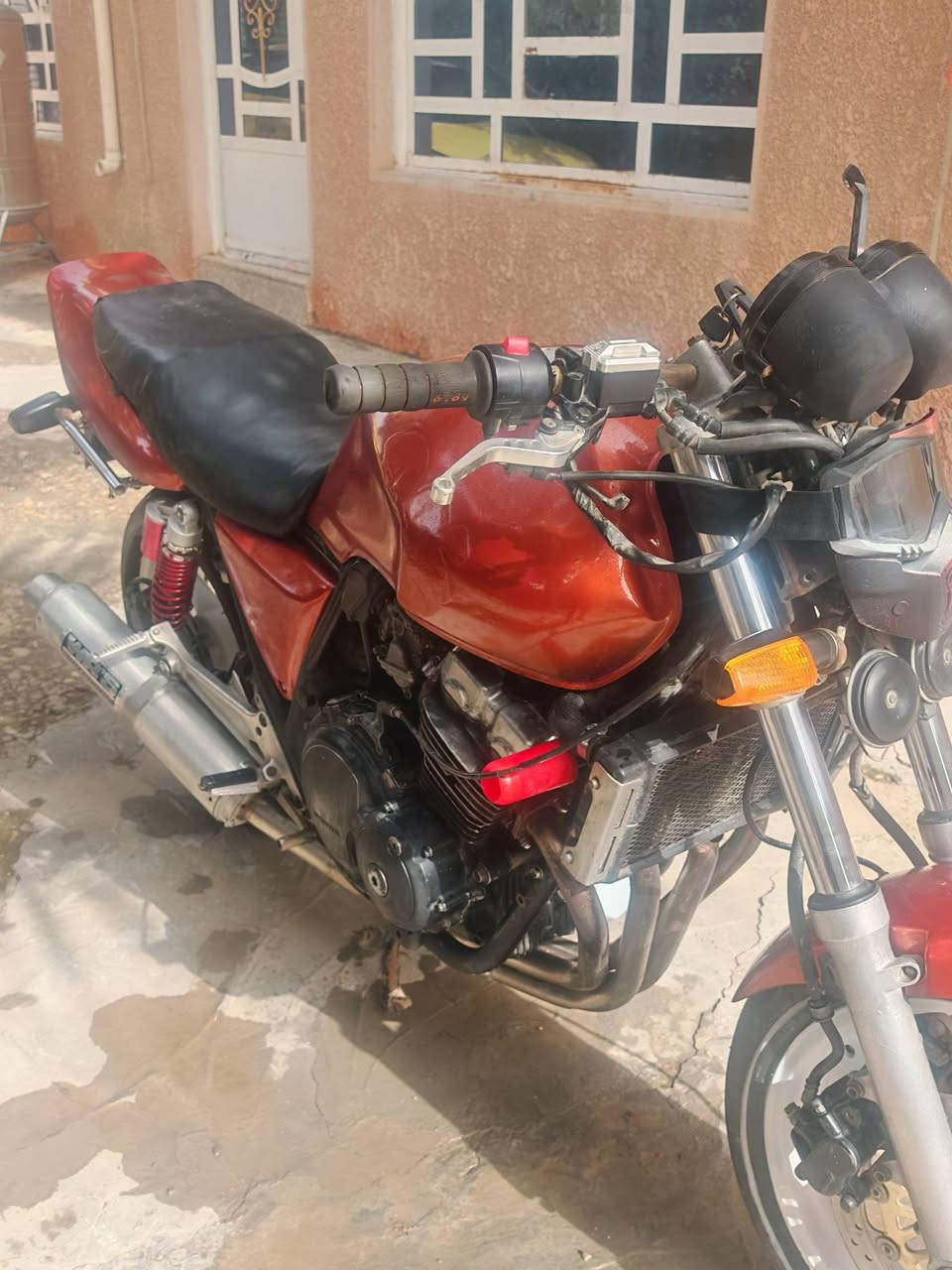 سلام عليكم سي بي فور جيل اول 16 ولف للبيع
دراجه فول ومكفول دراجه المكينه اول فتحه مبدل فقط رنكات ولفات الباقي على وضع الشركه كفاله 
شلعه ومعدل تشك الكاع ترايك وين متريد 
اوراق كامله كمرك مدفوع 
نكره بكل وقت 
مصبوغه جماليه  
سعر 1100 وبيها مجال شي بسيط 
***********
عنوان واسط الصويره
