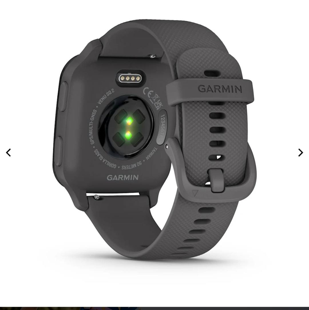 ساعة Garmin Venu Sq 2 خياراً ممتازاً للجمع بين الأناقة والوظائف الرياضية المتقدمة. إليك تفاصيل مواصفاتها وإجابة سؤالك حول دعم الاتصال:
يمكنك:
استقبال التنبيهات: عرض الإشعارات، الرسائل، والمكالمات الواردة من هاتفك الذكي.
الردود النصية: إرسال ردود نصية سريعة ومعدة مسبقاً (لمستخدمي أندرويد فقط).
أبرز مواصفات Garmin Venu Sq 2:
الشاشة: من نوع AMOLED ساطعة مقاس 1.41 بوصة، توفر ألواناً حيوية ووضوحاً عالياً حتى تحت أشعة الشمس.
البطارية: قوية جداً تدوم حتى 11 يوماً في وضع الساعة الذكية، وحتى 26 ساعة عند تشغيل نظام GPS بشكل مستمر.
مراقبة الصحة:
قياس معدل ضربات القلب من المعصم على مدار الساعة.
تتبع مستويات الطاقة في الجسم (Body Battery).
مراقبة جودة النوم المتقدمة وتتبع التوتر والدورة الشهرية.
مستشعر تشبع الأكسجين في الدم (Pulse Ox).
الرياضة واللياقة: تضم أكثر من 25 تطبيقاً رياضياً محملاً مسبقاً (للجري، السباحة، ركوب الدراجات، التنس، وغيرها).
المتانة: الشاشة محمية بزجاج Corning Gorilla Glass 3، وإطار من الألومنيوم خفيف الوزن، مع مقاومة للماء حتى عمق 50 متراً.
التوافق: تعمل بسلاسة مع هواتف iPhone و Android.
تدعم خرائط العراق واللغه العربي 
نظافة 99 متواجد على الخاص


**إذا كنت صاحب هذا الإعلان وتريد حذفه لأي سبب، رجاءا أرسل رسالة إلى الدعم الفني**