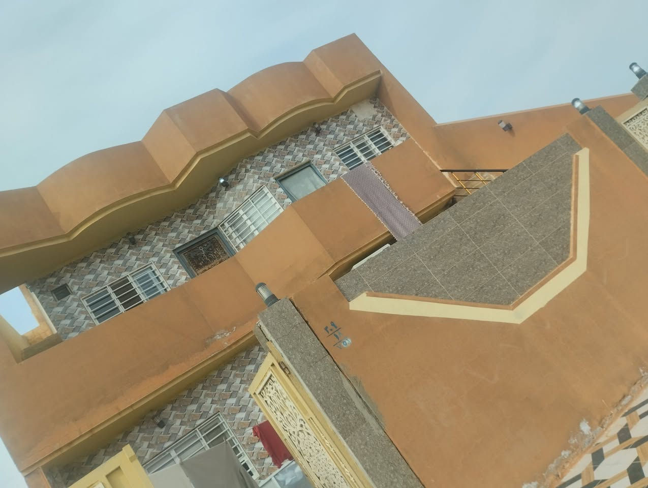 بيت للبيع بل زيونه بعد سيطرة الشلالات بيت مساحتو 200متر طابقين الطابق الثاني شقتين كل شقه على حده مائه وكهرباء بحد بيت نظيف جدا


**إذا كنت صاحب هذا الإعلان وتريد حذفه لأي سبب، رجاءا أرسل رسالة إلى الدعم الفني**