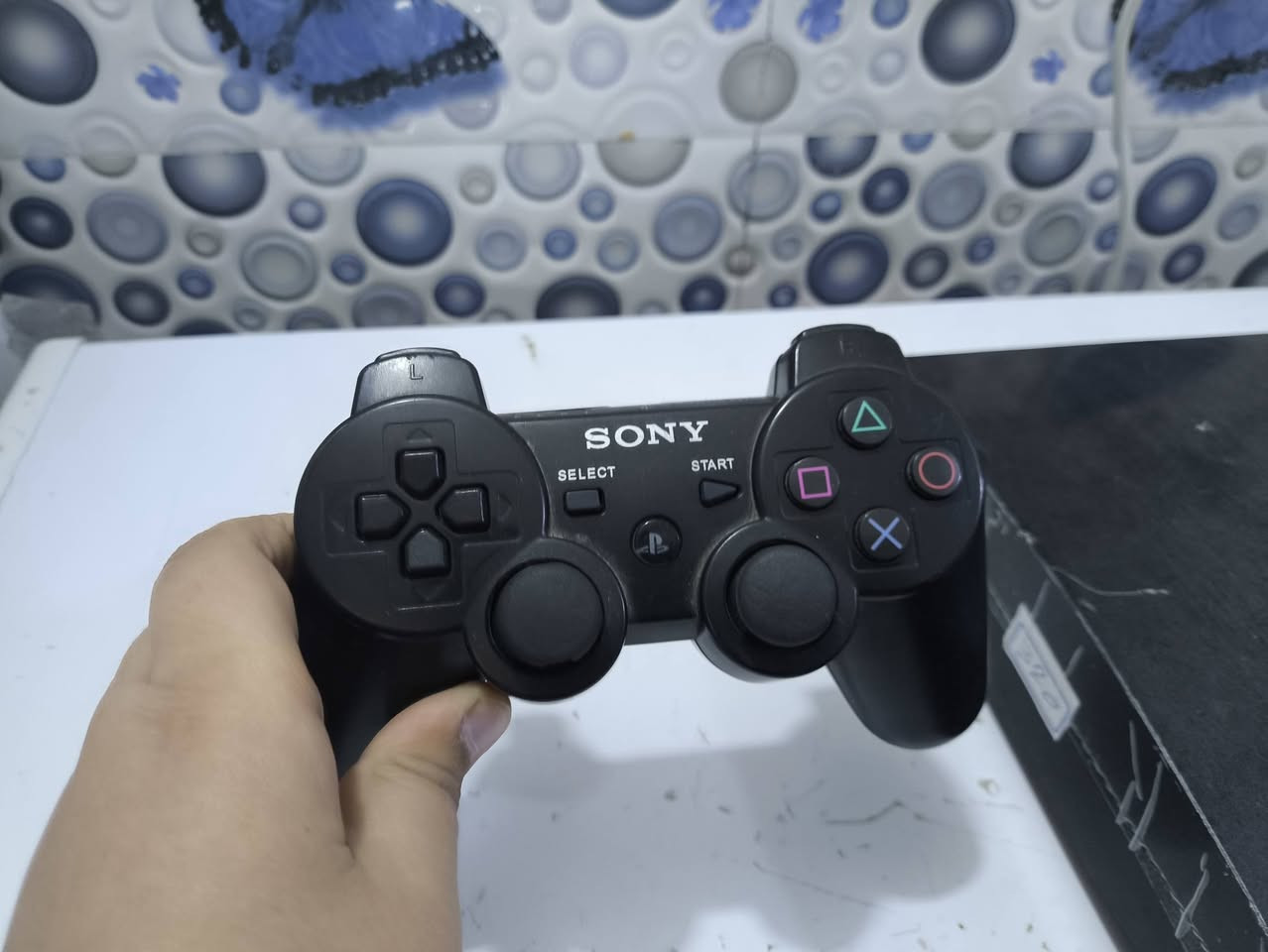 بلي ثري نظيف كامل الملحقات من 9-10 لعبة السعر المطلوب 150 الف للتواصل ***********
