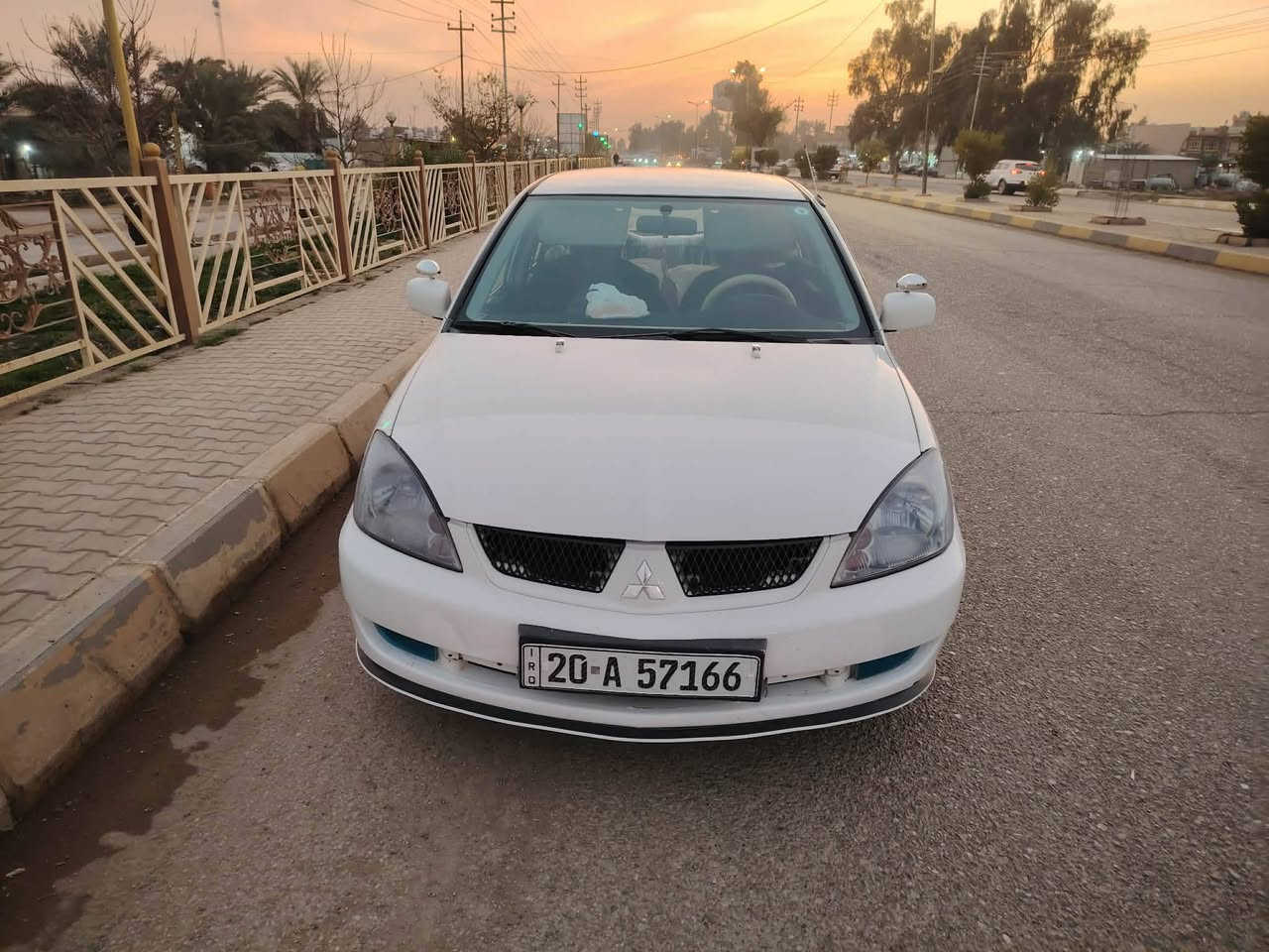 لانسر موديل 9 رقم ديالى بسمي
بدون حادث صبغ فقط هلالات 

مكينه كير كفاله 

تخم تاير صدر جيد جدا 

تلفون / ***********

السعر / 82 وبيه مجال 

مكاني / ديالى / دلي عباس 

ملاحظة / اذا اكو مراوس كورلا أو النترا أو لانسر أجرة
