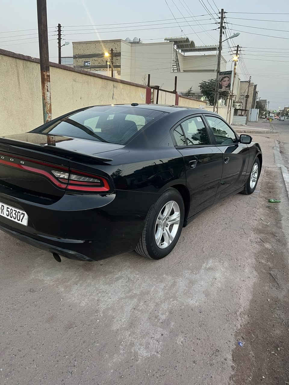 جارجر 2015 سنويه جديده رقم دولي بأسمي وارد أمريكي حادثهه بس چاملق الايسر فقط صبغ بس چاملق الأيسر الكدام الباقي مكفوله من صبغ بيهه بارد سياره الباقي مكفول سياره تخم تاير مكينه كير حداديه كله جديد السعر 165 اي ستفسار اتصل ***********
