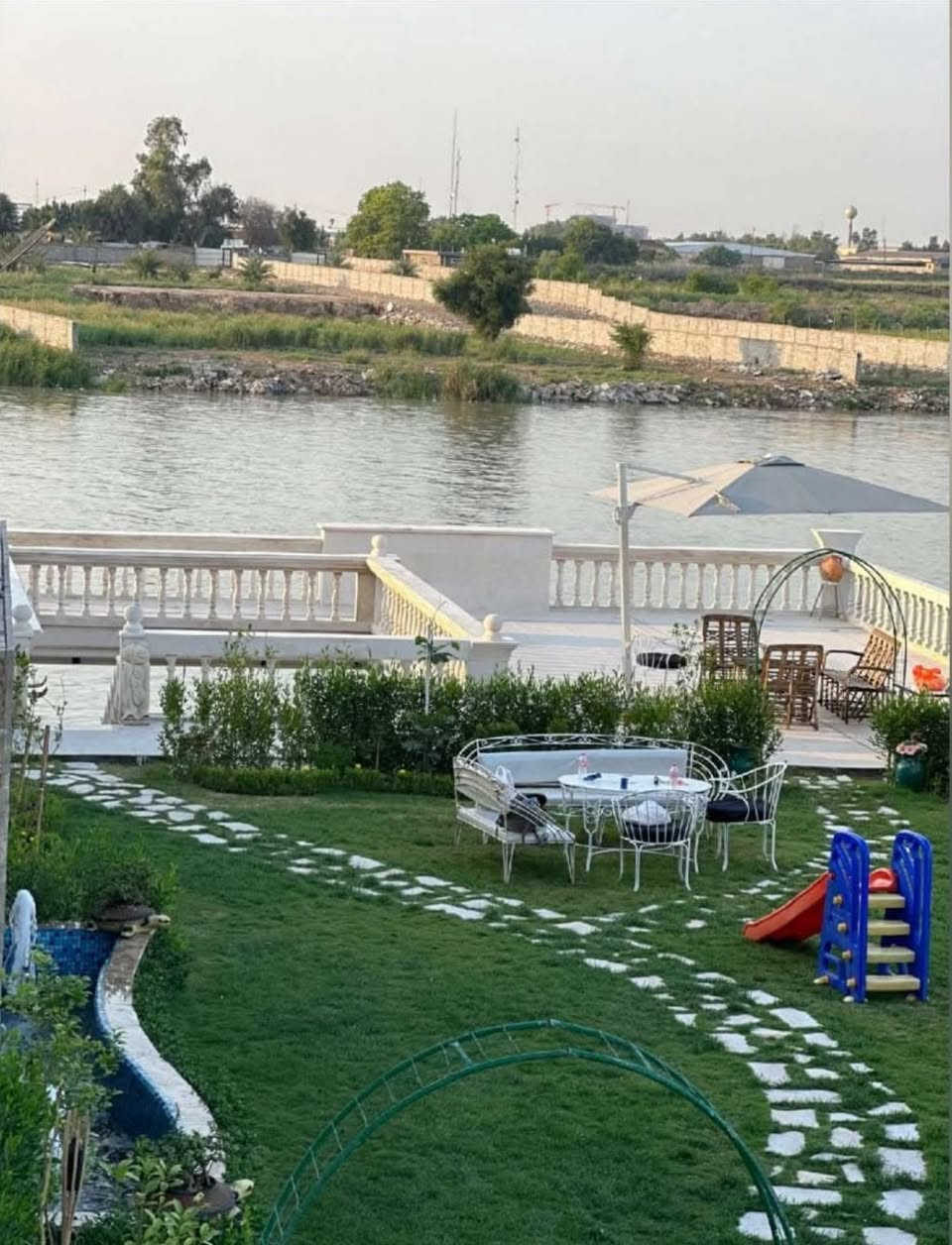شاليه الفهد

بغداد الدورة البوعيثة
يمتاز بإطلالة جذابة على نهر دجلة 
موثق في تطبيق اجرلي
للحجز والاستفسار 
***********

رابط صفحه الانستا لشاليه الفهد

https://www.instagram.com/alfahdchalet?igsh=MTQ0MG5mMGxnY3lzeQ%3D%3D&utm_source=qr
