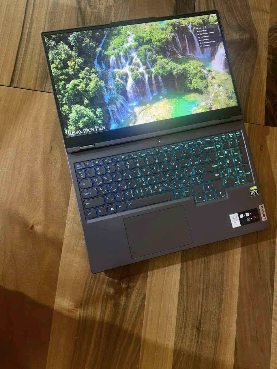 لابتوب (Lenovo Legion 5) للألعاب منظف حديثاً بحالة ممتازة RTX 3060, i7 12th gen.
اسم الموديل الكامل: Lenovo Legion 5 15IAH7H.
لابتوب Lenovo Legion الغني من التعريف، من أكثر الحاسبات المطلوبة بسبب شاشته الجميلة وبنيته القوية وقدرته على تشغيل أي لعبة أو تطبيق بسهولة.
مستخدم حوالي سنتين وبحالة ممتازة، بدون أي خدوش أو انخفاض بالمستوى، تم عمل صيانة داخلية حديثاً جداً منظف احترافياً ومبدل المعجون الحراري (يعني الجهاز ما يصير حار حتى مع أثقل الألعاب).
كرت الشاشة: RTX 3060 قوي ويشغل جميع الألعاب بدقة 1080p وبسلاسة.
المعالج: Intel i7 الجيل الثاني عشر ممتاز للألعاب والهندسة والمونتاج.
الرام: 16GB DDR5 جيد جداً لتشغيل عدة تطبيقات ومواقع مرة واحدة.
المساحة: 500GBs، مساحة كبيرة تتحمل هواي ألعاب وتطبيقات وصور.
الشاشة: 15.6 انش، كبيرة وبتردد 165Hz يعني سلسة جداً ومريحة للألعاب، وشاشات لينوفو ليجون جميلة جداً من ألوان ودقة وسطوع فحتى مشاهدة الأفلام عليها تجربة جداً جميلة.
نظام التشغيل: ويندوز 11 برو أصلي ومفعل.
السعر: مليون ومية وخمسين (1,150,000).
لا يوجد توصيل.
التواصل من المسنجر او الواتساب من هذا الرقم:
***********
