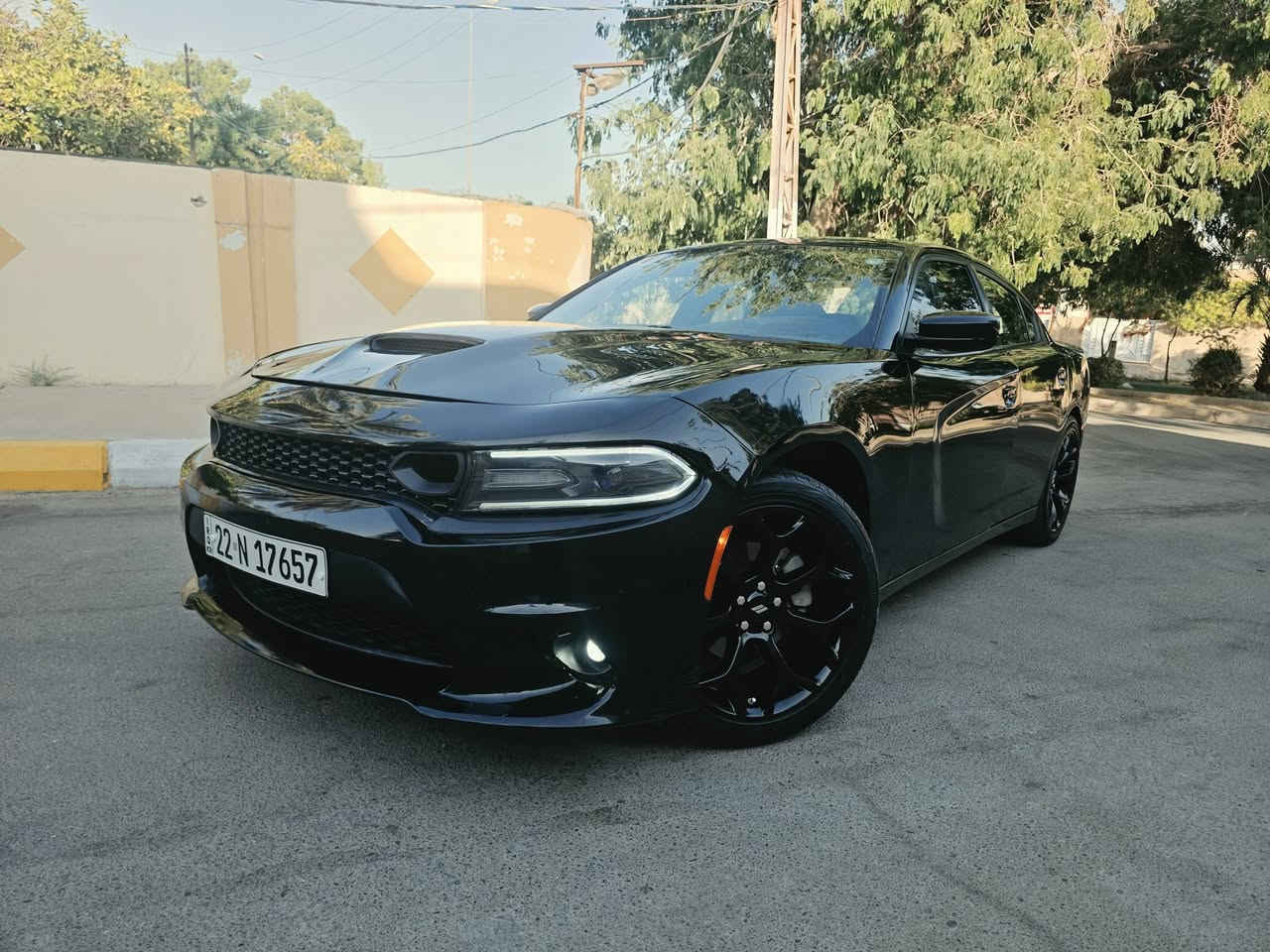 السلام عليكم 
جارجر 2023 اصل رقم اربيل تحويل 
السياره جديدة متصرف عليها دينار 
مواصفات sxt
شاشة كبيرة كار بلي 
تشغيل عن بعد 
كشن كهرباء 
مكينة 3600
العداد 69
السيارة 5 صبغ بدون دواخل 
والمقدمه مال القمارة بيها صبغ
وصور الحادث بالمنشور 
السعر 175 ومجال بسيط
للاستفسار ***********
