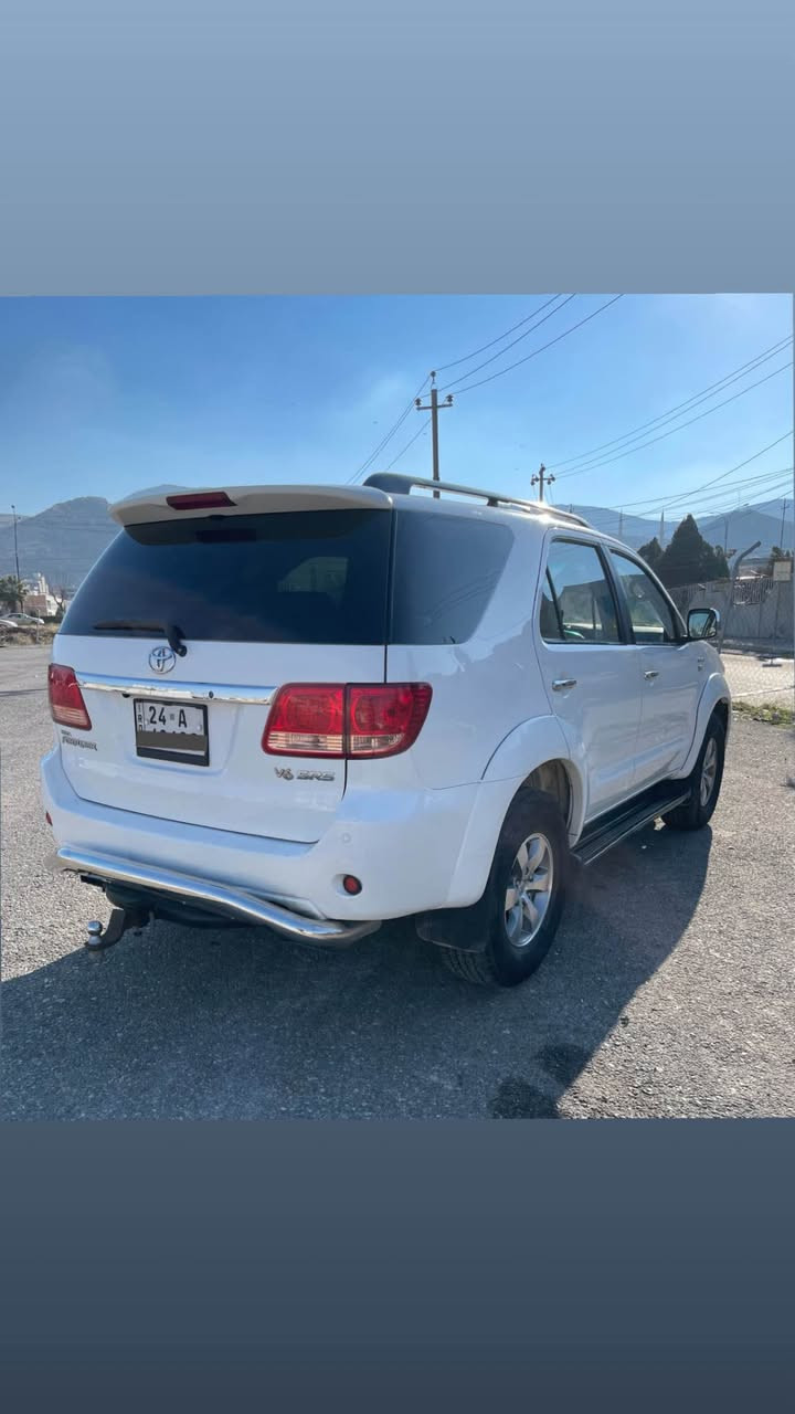 تويوتا فورجنه ر 
موديل ٢٠٠٦ / ٦ سلندر 
گير و محرك شرط 
ب دون دعم و صبغ و تعديل 
سياره كلش نظيفه 
ماشيه ٣٠٠ كم 
موصفات معروفه / كاميره حساسات خلفي + مرايا كهربائي دبل اكسل 
سعر ١٦٥$ مجال 
*********** 
مكان دهوك دهوك, العراق
