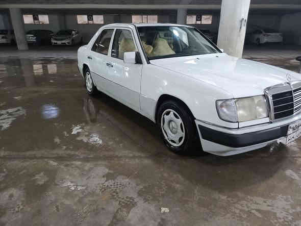 للبيع مارسدس موديل 1986رقم سليمانيه  بشرط تحويل وغرامات  مكينه وكير بطه 3000  كهربائيات شغاله صدر امامي خلفي نضيف سعر45 مكان كلار رقم موبايل ***********
