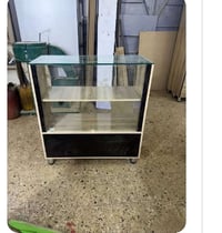 عارضة رفوف • فاترينه • شموع مربعة