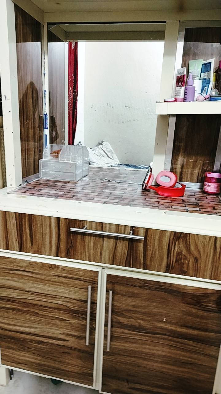 كنتور المنيوم مع ميز وجربايه نفر وسرير اطفال


**إذا كنت صاحب هذا الإعلان وتريد حذفه لأي سبب، رجاءا أرسل رسالة إلى الدعم الفني**