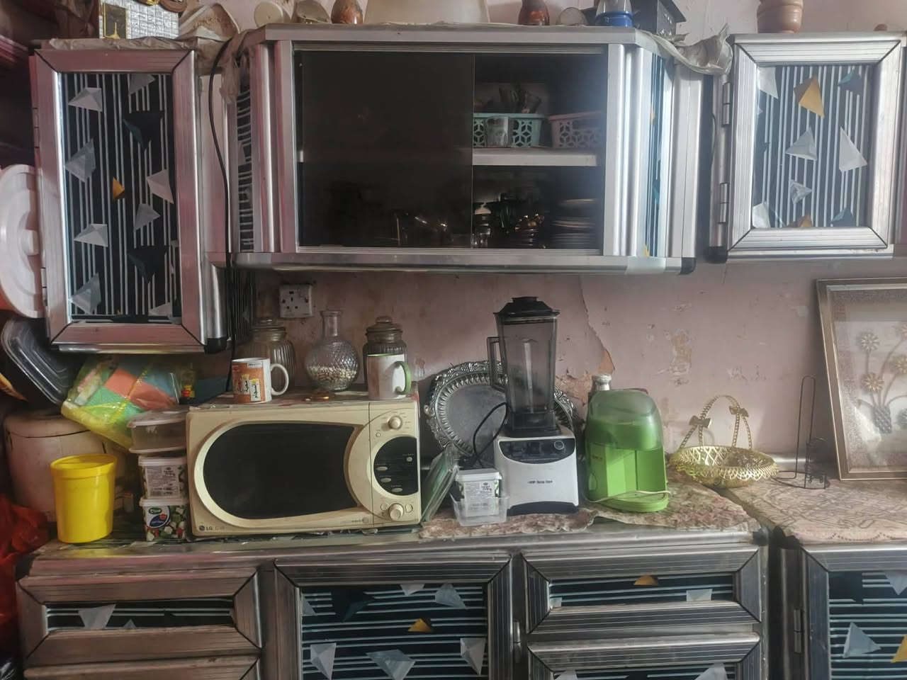 كاونتر ٦ قطع ب٣٥٠ وبيه مجال *********** اتصلو علرقم
