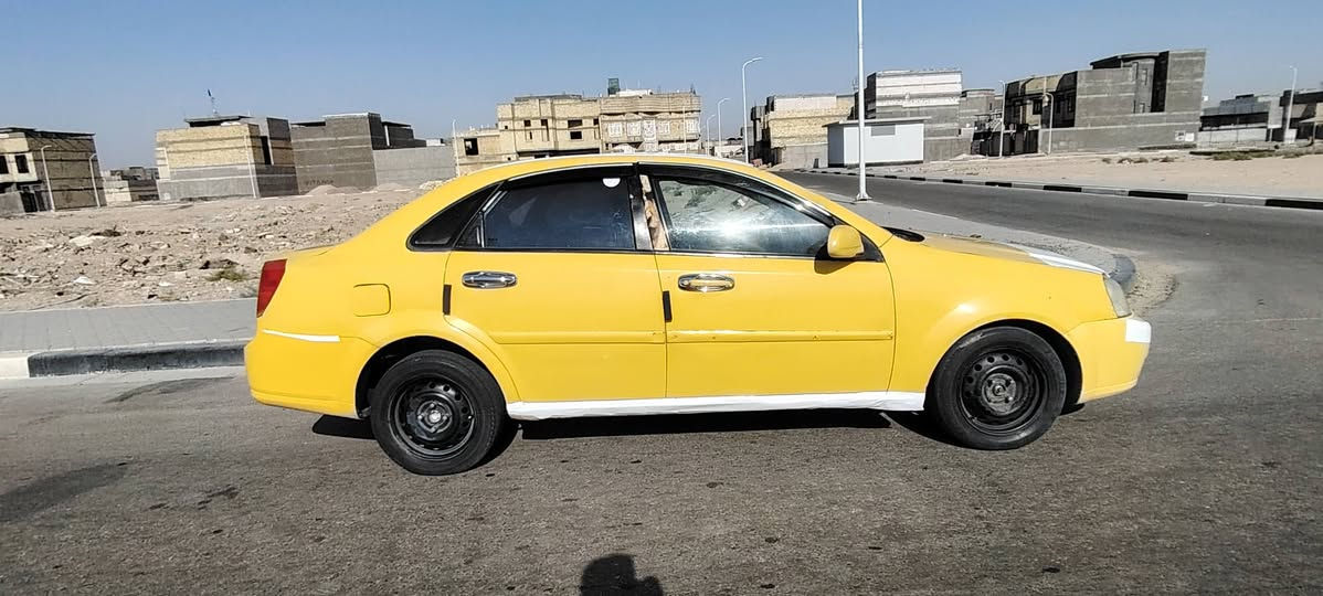 اوبترا 2009
سنويه لغايه 2027
محرك وكير توني شادهن بالكارتون صارلي 22 يوم
تبريد ثلج تايرات جدد بيها ضربه بسيطه بالصندوك 
السياره عليها هيئه 600 الف ع مشتري مصفره غرامات
سعرها 38 قفل قفل 🔒 
مكانها البصره ***********
