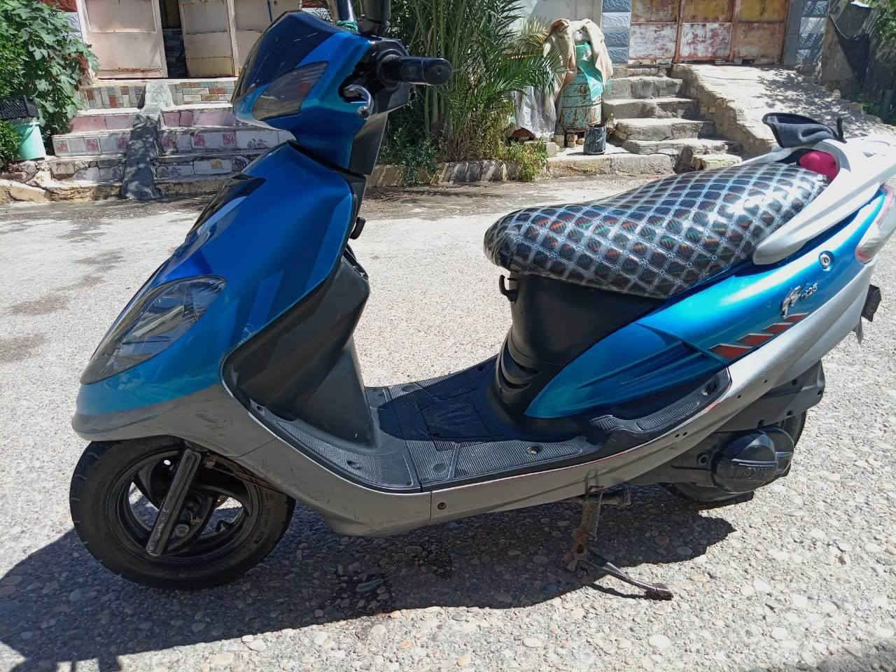 دراجه للبيع سيام مكينه ناعمه جداا شلعه تخبل ..مفتوحه مرة تبديل وكاله ..مكاني المجر الكبير 
رقم صاحب الدراجه *********** عمارة, ميسان
