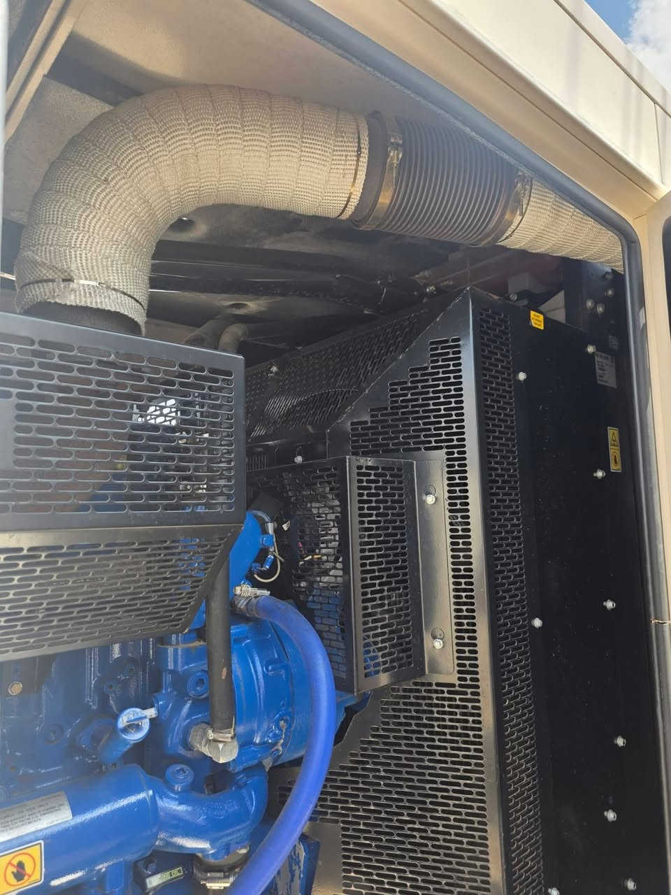 بيركنزحجم 2500 FG
550kv 
وارد بيرطاني
ساعات العمل 
1- 46 ساعة 
2 - 112 ساعة 
المولدات شرط الفحص والحمل 
يوجد كافة انواع واحجام المولدات 
يوجد توصيل كافة المحافظات 
العنوان اربيل 
للستفسار 
***********
***********
