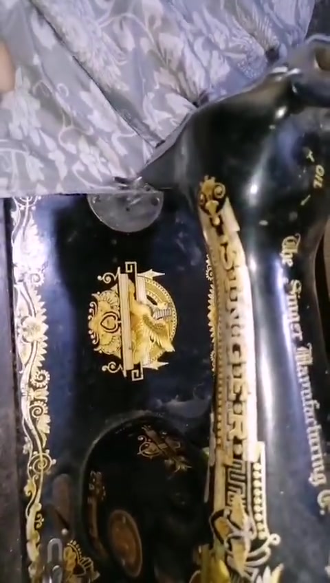 السلام عليكم مكينه صنكر مابيهه اي ضرر ماداخله مصلح 
البيع مستعجله على بيعتهه لن محتاجه سعرهه 100هيه وميزهه


**إذا كنت صاحب هذا الإعلان وتريد حذفه لأي سبب، رجاءا أرسل رسالة إلى الدعم الفني**