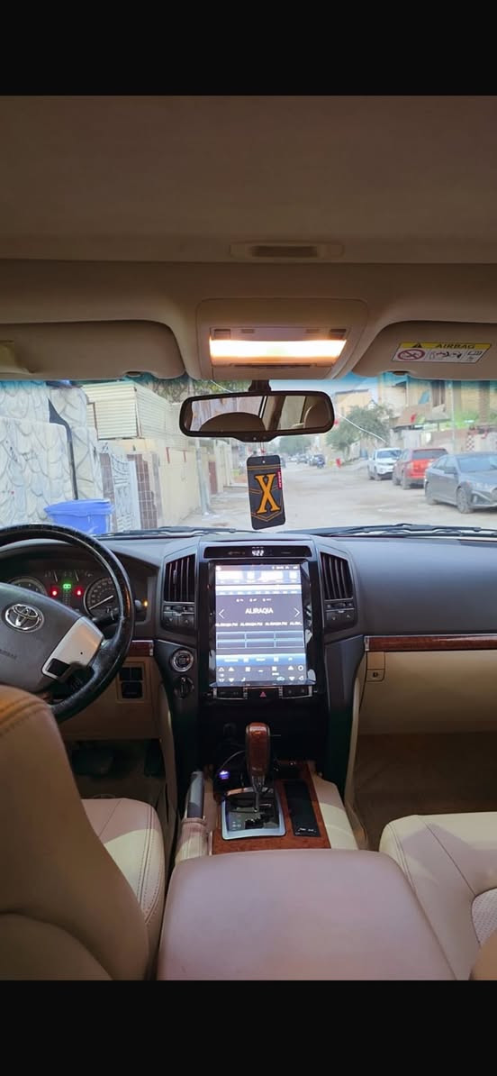 لاندكروز موديل 15مكينه 8كفاله عامه شرط السونار ماعده الدعاميت للجماليه فول السياره وجديده حيل ***********
