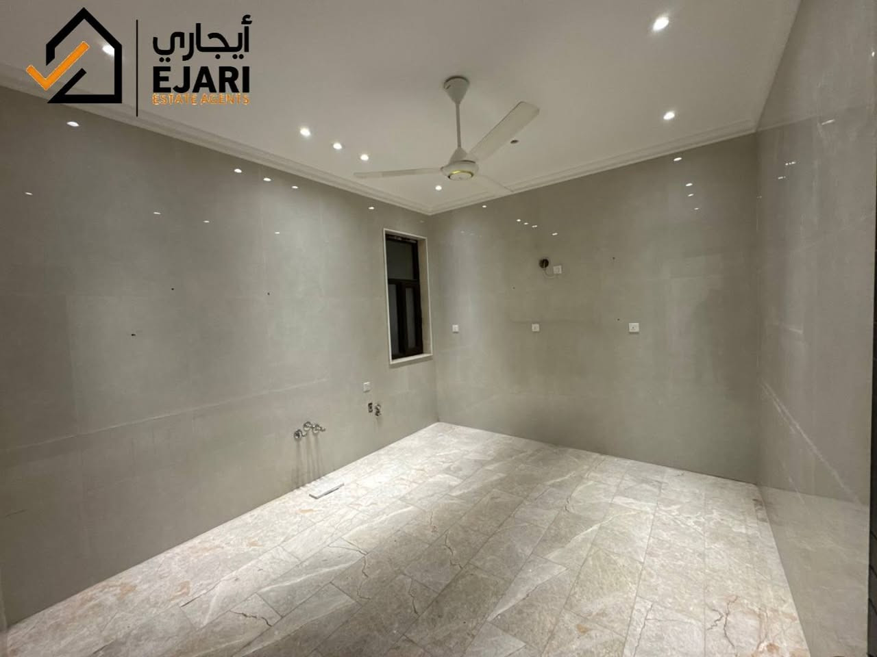 اعلان ايجار
Ejari  إيجاري 
يوجد وحده سكنيه مودرن في منطقه اليرموك ٤ شوارع بناء حديث جدا جدا  راقيه مساحه ٢٠٠ متر  طابق اول فوك الارضي موقع ممتاز فرع هادئ سكني 
تحتوي ٣ غرف +صاله +مطبخ +حمام عدد٢ +هول +بالكون +يوجد مكان وقوف السياره 
علما كهرباء ٢٤ ساعه وطني 
للاستفسار ***********
اذا مهتم بالسعر اكتب رقم  15   سوف يتم الرد عل الخاص 
نقدم خدمه  اداره العقارات جميع مناطق بغداد في حاله انك مشغول او امسافر وماعندك وكت اتابع البنايه او اي عقار يمنه الحل ايجاري بديل 
يلبي طلبك وانت مكانك بطرق حديثه 

او زيارتنا الى موقع الشركه في حي الجامعه الفرع مقابيل كليه الاداره والاقتصاد فرع مدرسه المباهج👇
 https://maps.app.goo.gl/uwkk4QPYd5EgivjP8?g_st=iw

 للمزيد من العروض يمكنكم الانضمام قناه التلكرام👇
https://t.me/omarEjari

وتساب 👇 فقط رسائل 
https://iwtsp.com/9647710000680

 التيك توك 👇
https://www.tiktok.com/@ejari86?_t=8V089pzmx7t&_r=1

 قناة  YouTube 👇

https://youtube.com/channel/UCPxpJjtiuOb1RoTmh_X9cZQ

#iraq #baghdad #kurdistan #iraqi #تجاري #property #investment #openhouse
#propertyinvestment #luxurylifestyle #apartment #sold #rent #apartments
#عقارات_المنصور #للايجار #ايجار #مجمعات #شقق #إيجاري #الجامعه #القادسيه #الجادريه #اليرموك #الداوودي #تجاري  #الداوودي #كراده #الجادريه #بغداد
