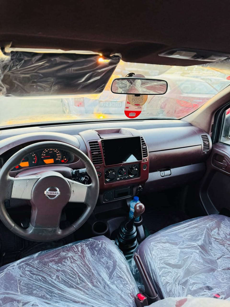 للبيع نيسان نيفارا 2009 كير عادي 
سعر 71$ ورقه 

سياره كير مكينه اكسل كفاله تبريد بشرط 
٤ تايرات جديد

رقم اربيل دولي جديد باسمي شرط تحويل 
نفس اليوم 

سياره بيعا اربعه قطعة سبغ طرف سايق
بدون دواخل بدون ضربه 

سياره نقص مابيها بدون دينار مصروف 
دهن جديد دهن اكسل باتري كلها جديد 
شاشه ايباد 
كاميره 
مكان سياره اربيل 
*********** واتساب 
*********** واتساب بغداد, العراق
