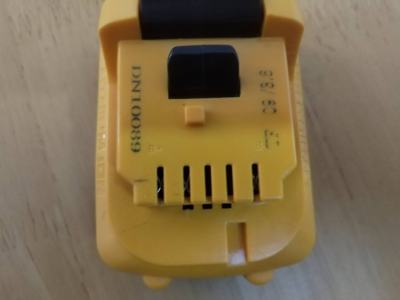 بطاريه مال كبان ليزري اصليه  جديد غير مستخدم سعر ٢٥ الف


**إذا كنت صاحب هذا الإعلان وتريد حذفه لأي سبب، رجاءا أرسل رسالة إلى الدعم الفني**