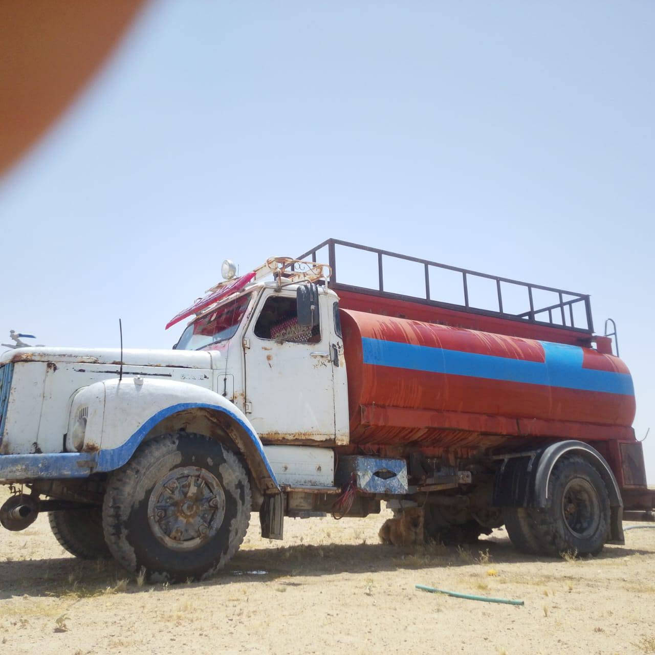 سلام عليكم تنكر سكانيه ١١١للبيع كير محرك خير من الله 
شاصي مكفول بسنويه تنكر حوضي ١٢طن الموقع بصره مزارع ام عنيج الستفسار على الرقام تاليه ***********
***********ملاحظه سعر 11ونص
