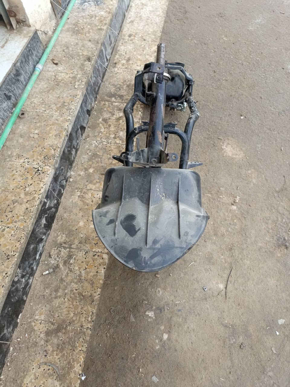 شباب شاصي عدلة فول نضافة ويا تانكي وطبر باز امامي وشيال وماشة سعرة 125 وبي مجال بسيط *********** مكاني ديوانية التقية
