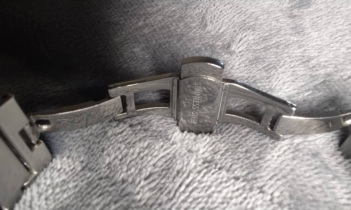 سلام عليكم ساعه للبيع تيتانوم بل كامل مختمه من كل الجوانب +شركه هابلوت 25الف عله اول تم للحجز راسلني خاص توصل لباب بيتك


**إذا كنت صاحب هذا الإعلان وتريد حذفه لأي سبب، رجاءا أرسل رسالة إلى الدعم الفني**