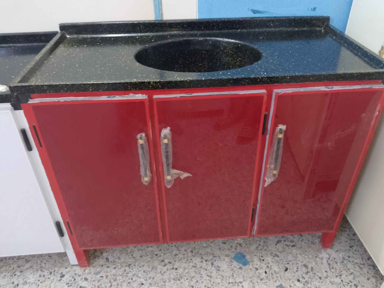 سنكات متروعشرين مرمر تزكام  سوايه مو جاهز سعر 160 مقوى بجسور تحت الارضيه والرف مغلف بلاستيك من الداخل ضد الماء شغل مرتب يعجبكم توصيل موجود جميع مناطق البصره حجز وتساب *********** و *********** البصرة, العراق
