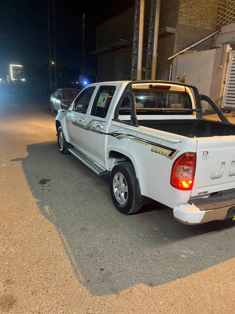 السلام عليكم 
 بيكب JDMC صيني
نظيفه وجاهزه من كل شي 
مابيها اي حادث فقط بارد بالباب الخلفي اليمين
2020
مكاني نجف 
السعر  110
للتواصل ‭+964 783 102 6759‬
