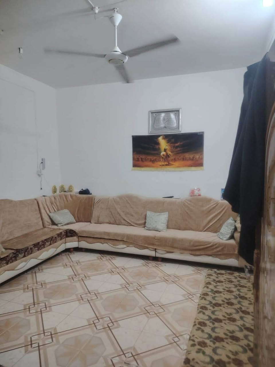 بيت للبيع النجف حي الجمعيه خلف طارق ابو قيمه
طابقين والثالث غرفه مخزن 

المساحه 56متر
بيت مرتب وبناء درجة اولى 
للاتصال والاستفسار ***********
