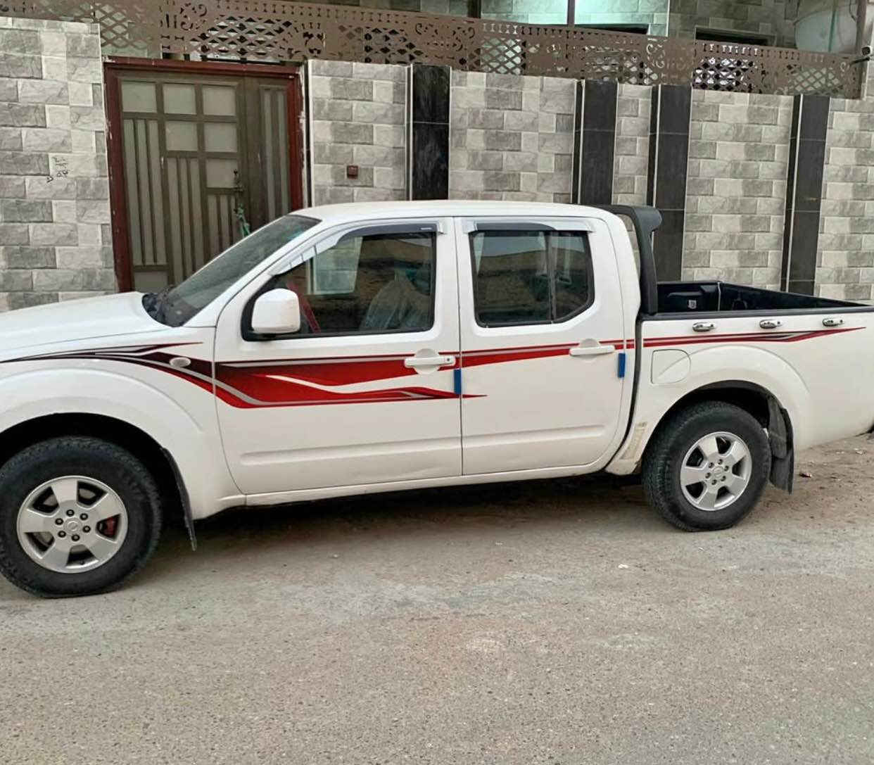 السلام عليكم سياره نيفاره 2014 كير اوتو سياره نضيفه جداً وجاهزه من كلشي كير مكينه حداديه تخم تاير كلها جاهزه ما بيها نواقص نهاىياً مال جناي رقمها انكليزي تحويل ثاني يوم رقم جديد سنويه جديه لحد 2030 مكان السياره بصره ابو الخيب الي تفيده كل الهلا بي 
السياره بيها مكانات بارد قليله + بيبان ثنين مبدلات شركه
رقم الهاتف 
*********** ابو الخصيب, البصرة
