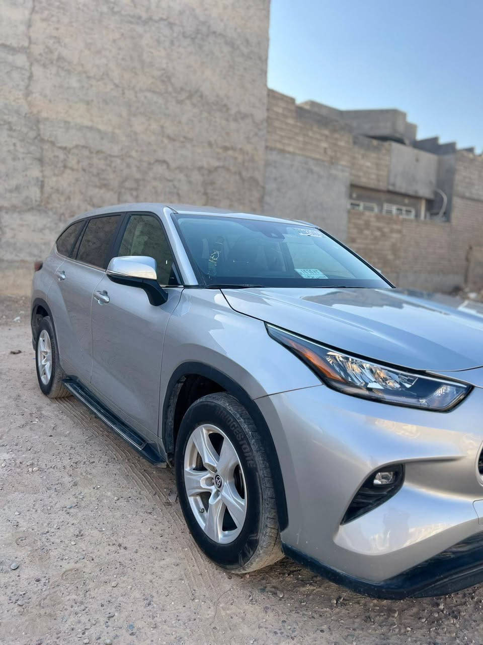 مكلف بل نشر. للبيع تويوتا هايلاندر LE. وارد أمريكي. حادثها بنيد مبدل و مصبوغ. موصفاته تبريد ثلاث قطع  8 راكب  ردار أمامي كامرة خلفية كشنات السائق كهرباء رقم بغداد تحويل ثاني يوم   العنوان سامراء الاستفسار. مع رقم صاحب السيارة //***********//
