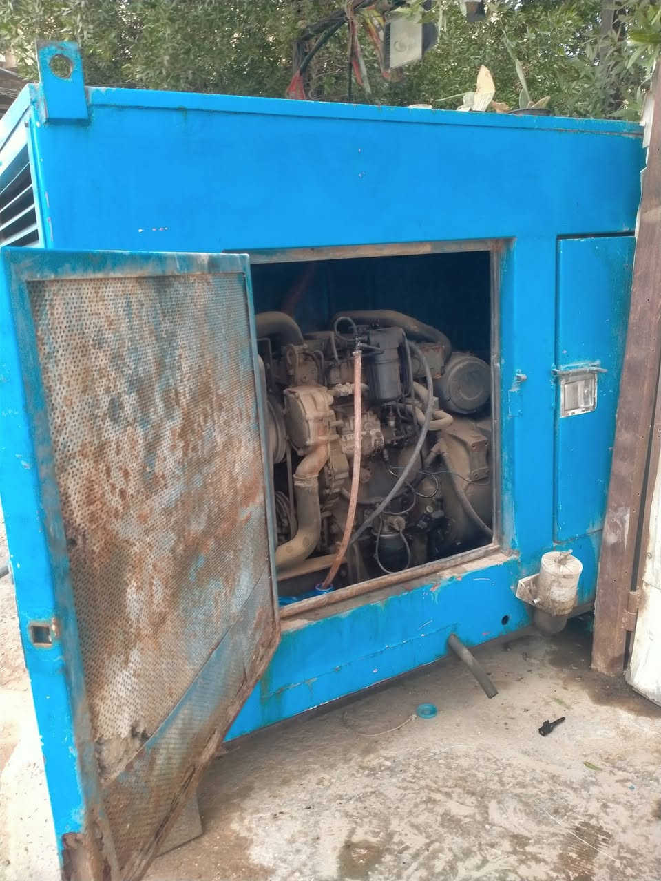 مولد بيركنز 45 كيفي استخدام موكب السنه الفاتت حمت هيه ادير ومتشتغل سعر 23 ورقه بغداد ***********
