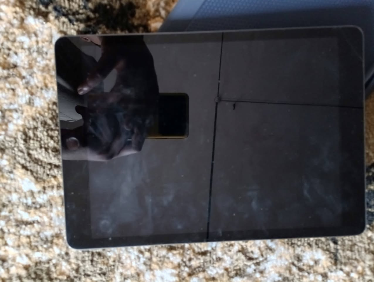 السلام عليكم 
ايباد 9 ذاكره 64 بطاريه 90 
كامل ملحقات 
الجهاز على ايدي مكفول من الفتح والتصليح 
السعر 220 الف 
مكانه بغداد الدوره 
رقم الهاتف ***********
