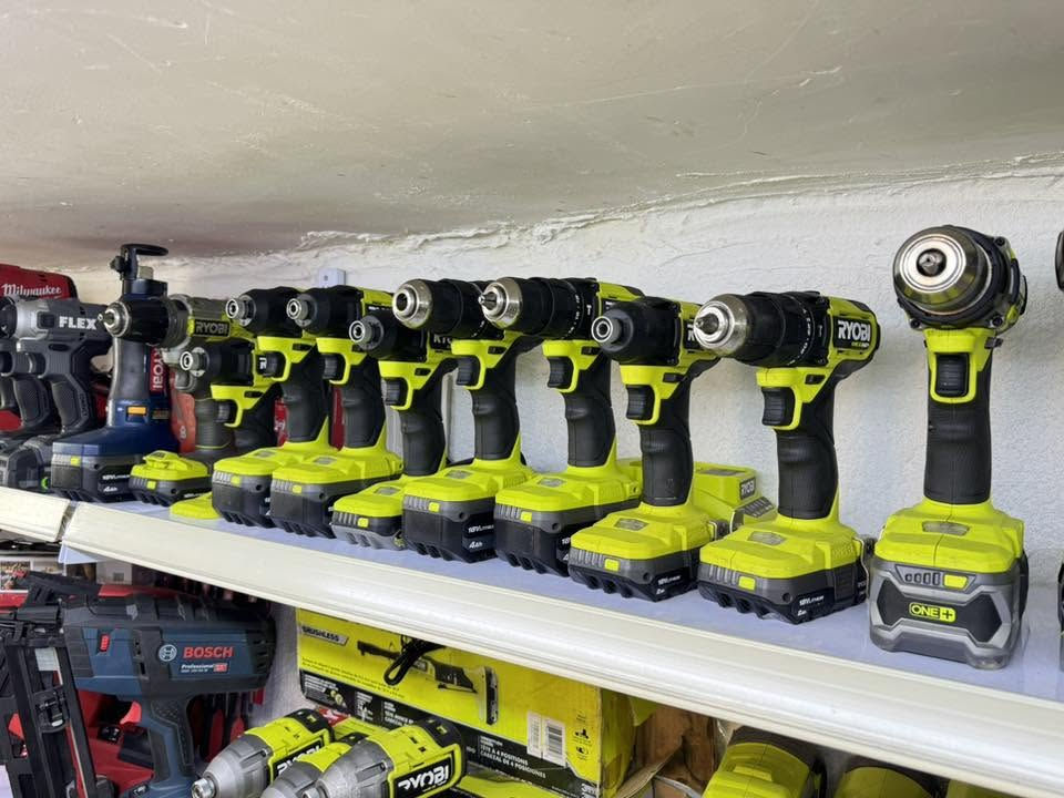 سلام عليكم اخوان
من رخصة الأدامن 
RYOBI
متوفر عدد ريوبي كامل وفارغ الشراي ايراسلني 
توصيل متوفر 
📞*********** واتساب
