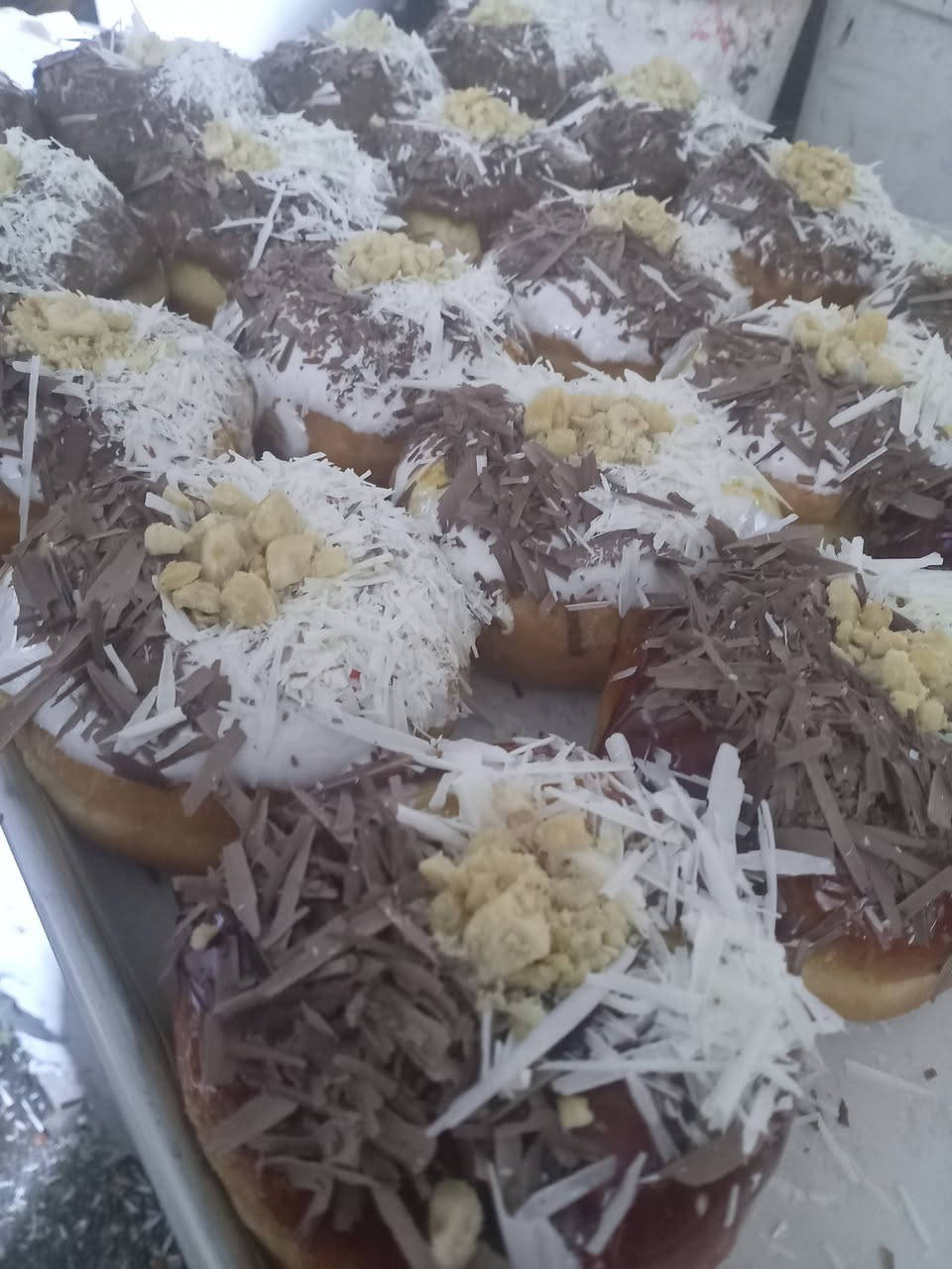 سلام عليكم خلفه صمون جرك فطأر دونات كريم باف كل المعجنات ***********
