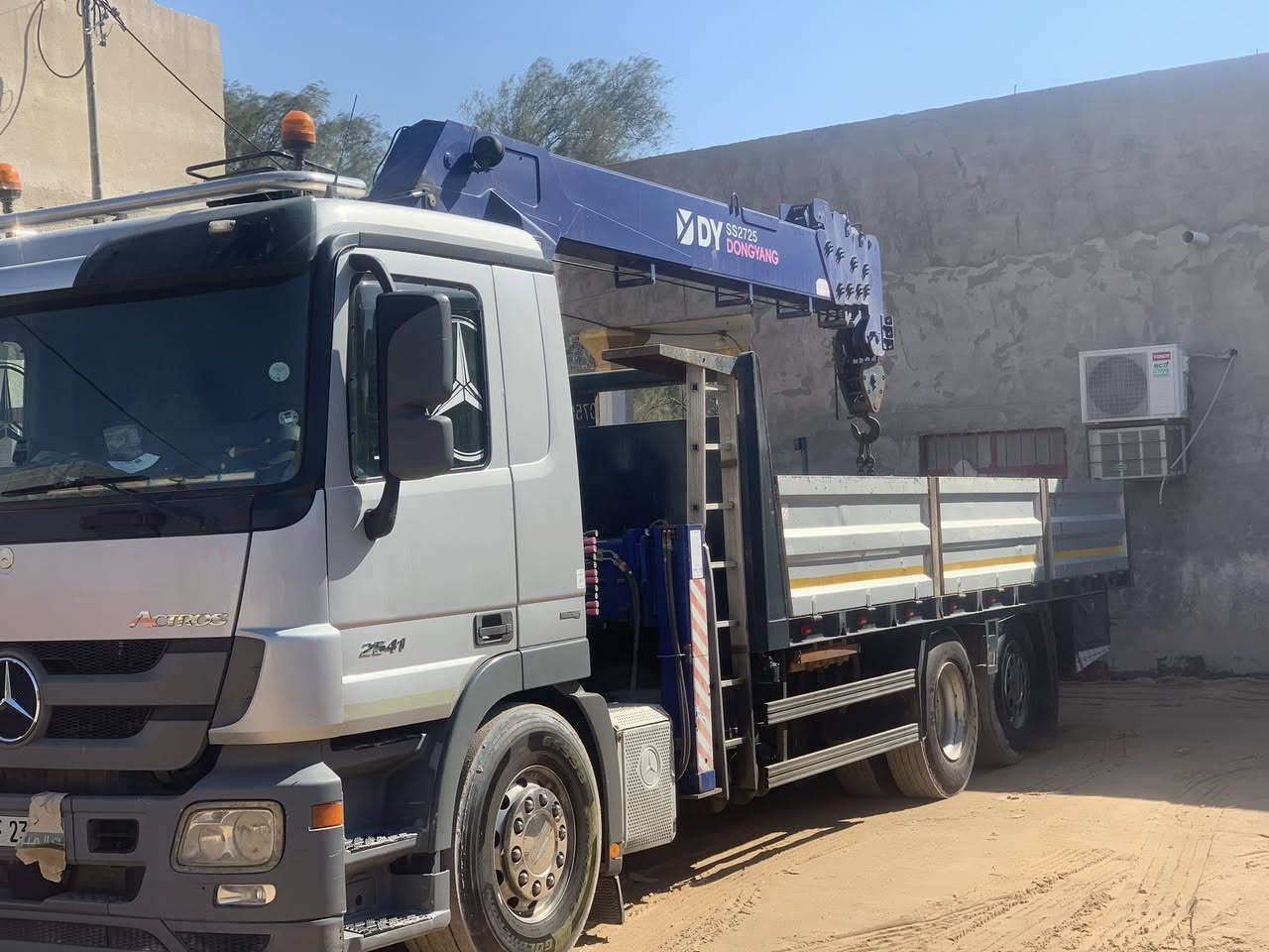 أكتروز للبيع موديل 14 كرين جديد 12 طن سياره جاهزه للعمل رقم أربيل ***********
