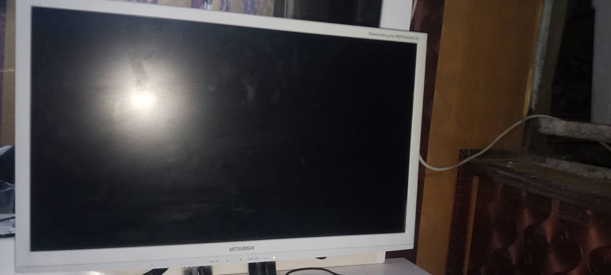 السلام عليكم تجميعه مراوس فقط
gtx 1050 ti 4gb asus
xeon E5-2650 v2 2.60hz
ram 8x2 DDR3 YONGX لون ازرك 
m.2Nvme ssd 120 gb 
motherboard X79G 
power supply 600 wat

Monetir MITSUBISHI FHD 67HZ
1920X1080 
HDMI -VGA -Display Port
فقط كيس وشاشه مراوس شعندك اعرض

مكاني بغداد الحريه


**إذا كنت صاحب هذا الإعلان وتريد حذفه لأي سبب، رجاءا أرسل رسالة إلى الدعم الفني**