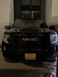 GMC سييرا • ٢٠٢٠ • ٨ سلندر