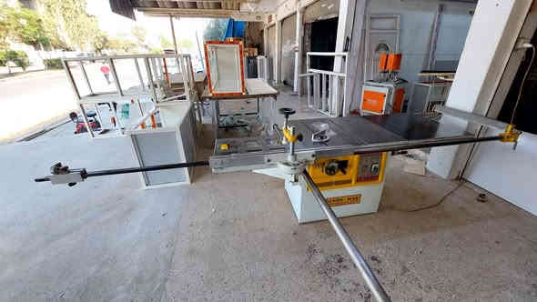 منشار تركي حجم 
١٧٠ سنكل فيز ماطور جديد شرط للتواصل 
***********
الموصل
