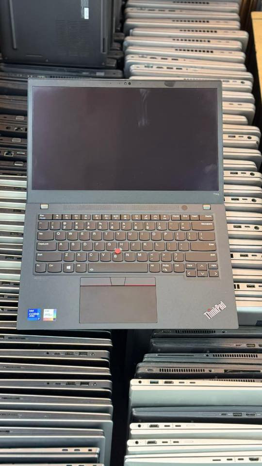 *Lenovo ThinkPad T14s 💼*
- *Processor*: Intel Core i7 (11th Gen, up to 4.8GHz) 🔥
- *RAM*: Up to 32GB LPDDR4x RAM 💻
- *Storage*: Up to 1TB PCIe NVMe SSD 💾
- *Display*: 14" FHD (1920x1080) or 2.5K (2560x1440) IPS 🖥️
- *Graphics*: Intel Iris Xe
- *Battery*: Up to 15 hours 📊
- *Ports*: Thunderbolt 4, USB-A, HDMI, Ethernet 🔌
- *Security*: Fingerprint reader, IR camera, TPM 2.0 🔒

Want more details or check availability?
058 195 4934


**إذا كنت صاحب هذا الإعلان وتريد حذفه لأي سبب، رجاءا أرسل رسالة إلى الدعم الفني**