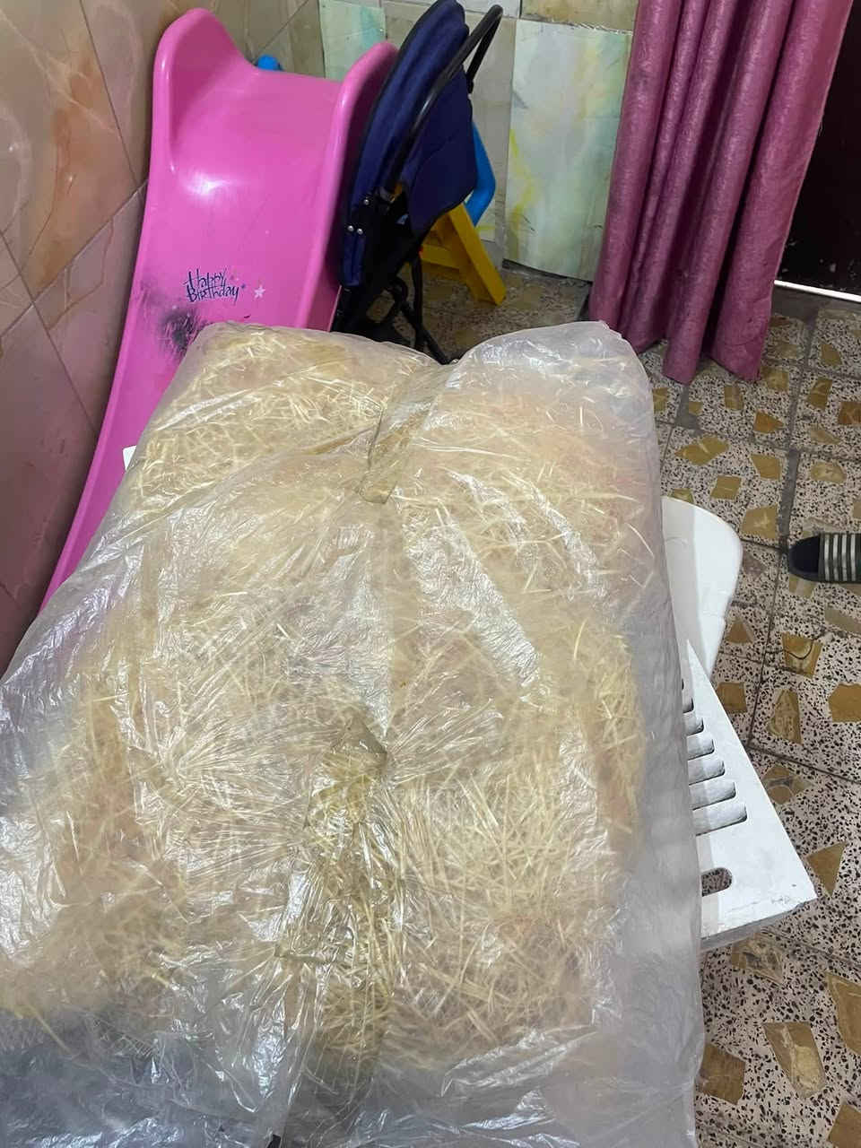 مبرده للبيع حجم ٢٠٠٠ استعمال قليل كلش جديده بعدها سعر ١٠٠ مكان حرية ***********
