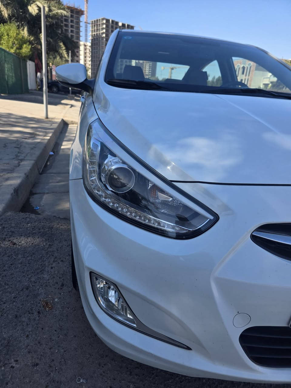 السلام عليكم اكسنت 2015 مكفوله من الصبغ حتى الدعاميات ممصبوغه بس بيه بارد بلجاملغ الخلفي الهلال فقط والباب ربعه بارد السياره فوول مواصفات فتحه سقف كامره تحكمات لد امامي ويل كاب اشاير بلمري السياره ماشيه 92 حقيقي مكينه كير تبريد كله جديد تخم تاير جديد تحويل مباشر السعر 118 مكانه بغداد المواصلات ***********
