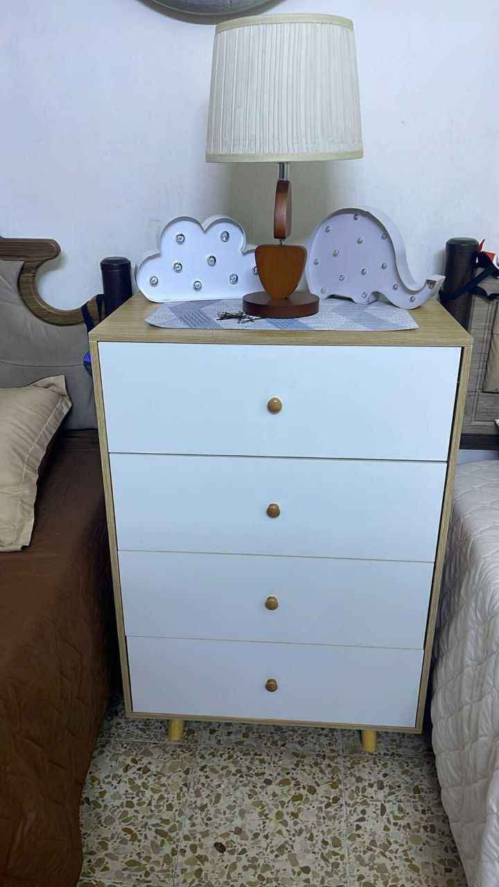 🔥كومدي جرارات 🔥
🔴خشب mdf 12mm
🔴اللون بيجي وابيض
🔴القياس كما في الصورة 
✅️✅️٥٥الف والتوصيل مجاني بغداد, العراق


**إذا كنت صاحب هذا الإعلان وتريد حذفه لأي سبب، رجاءا أرسل رسالة إلى الدعم الفني**