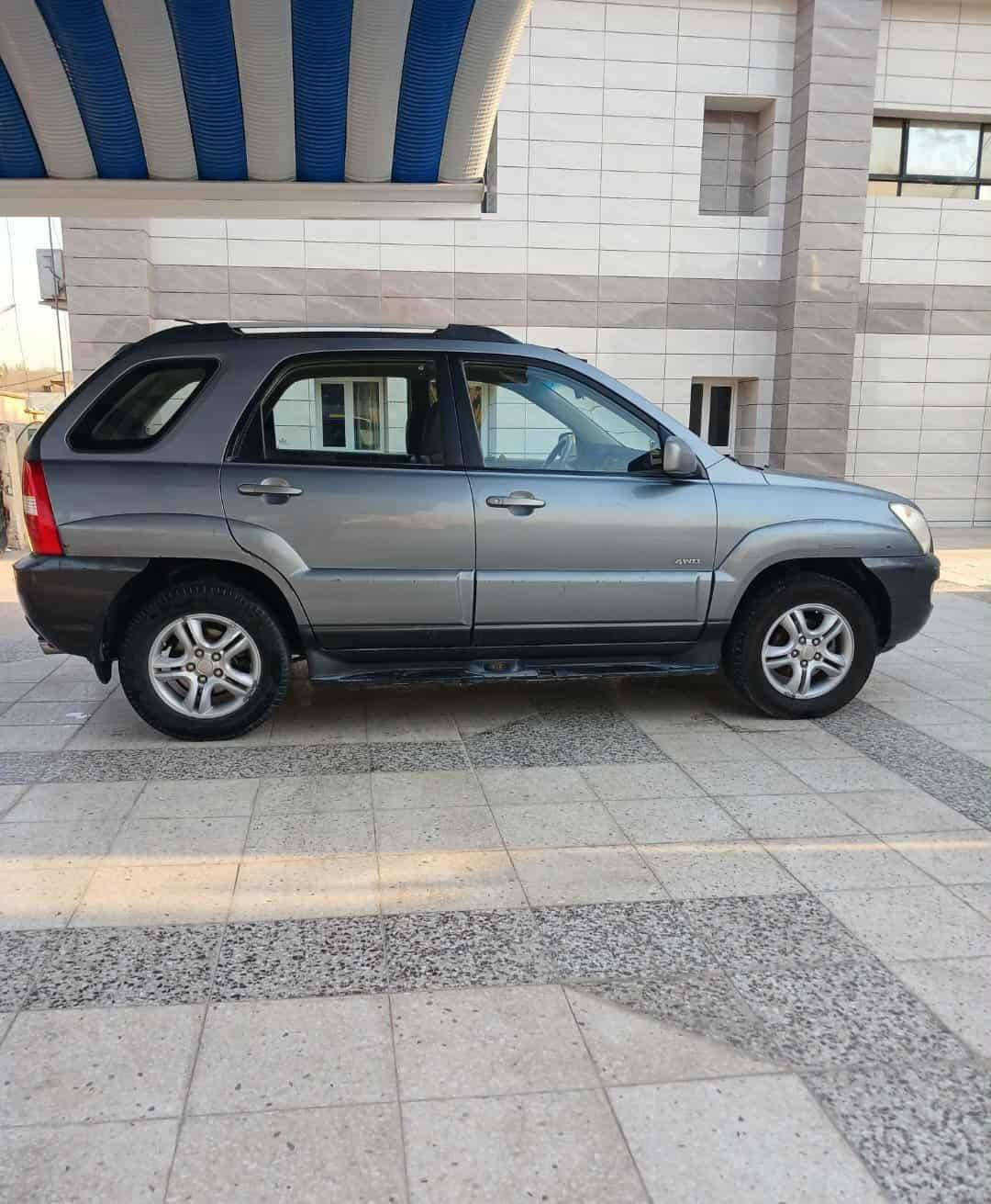 السيارة سبورتج خليجي موديل 2007مكينة
الفين و 700 فور ويل مواصفات حلوة خليجي استيراد خاص مكفولة من قطرة الصبغ سيارة حلوة ومرتبة شاشة تاب كاميرا دوارة تخم تاير  سنوية مثنى بأسمي لل 28 مكاني السماوة  السعر 100 وبيها مجال حگ الجية تفضل اتصل وات ساب ***********
