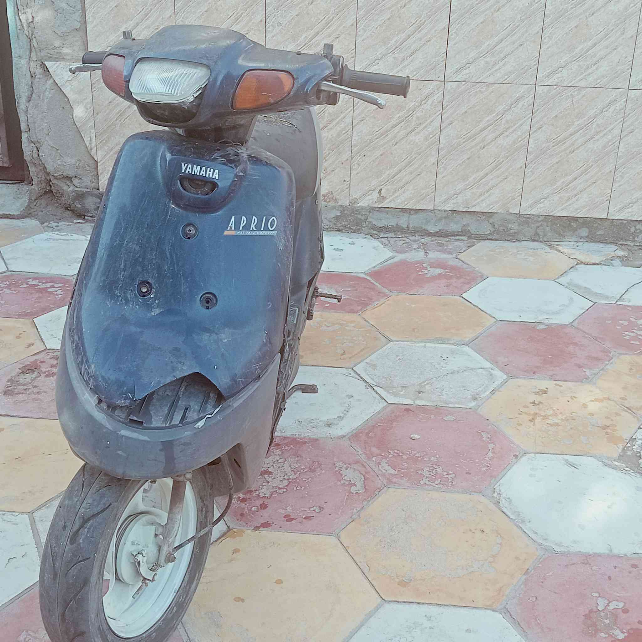 دراجه بتره للبيع
بس هندرها خربان مكينه شغاله مابيها شي 
سعر 100 وبيها مجال 
شراي هذا رقم 
‏‪0788 552 5706‬‏
