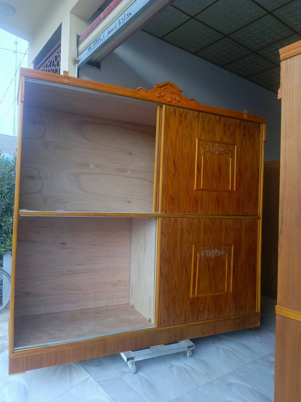 سلام عليكم من مزاد الأخوين للبيع الثالث المنزلي الجديد المستعمل كلاري جديد حسب القياس من مترين الا تلاثه متر 
ديالى شهربان شارع المصرف مقابل دكتور قيس ابو السنان 
***********عماد سامي مزاد الأخوين  تصال واتساب
