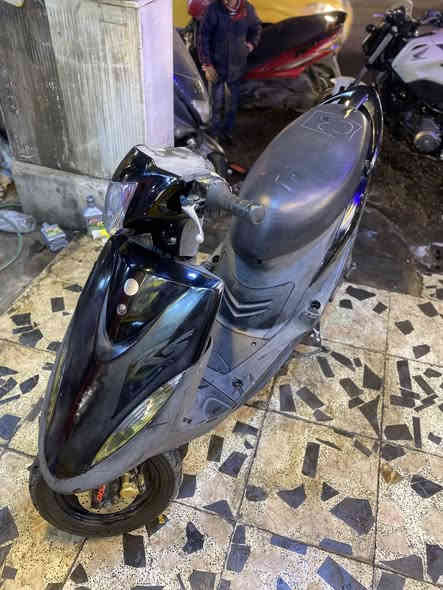 السلام عليكم 
عدلة مال رمبة كفالة قبل 20 يوم نازلة
للبيع او مراوس بGTR 
دراجة بيه كلج امامي رياضي ابو دولار $ 
مكينة وكفر بلادي ختم واحد
دراجه كامله مابية ٲي نقص على وضع الرمبة 
السعر  خاص
***********
مكاني بغداد الشعلة
