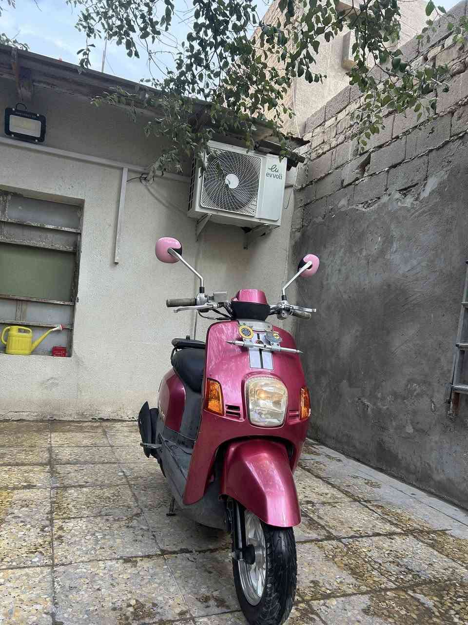 ماكس بوليسي للبيع دراجه مكفوله برغي واحد ما مفتوح بيه دراجه كله بلاد كلشي شغال بيها سلف هندر اشاير لايت امامي خلفي عداد سرعه عداد بانزين كلشي شغال اي نقص مابيه دراجه كله ختم واحد مكينه كفرات وشاصي ختم واحد سعر دراجه 950 الف مكاني البصره المعقل رقم (***********)
ملاحظه: كفرات دراجه الاصليه اليابني لون سمائي 
الي بل دراجه تجاري فيتنامي مختمات
